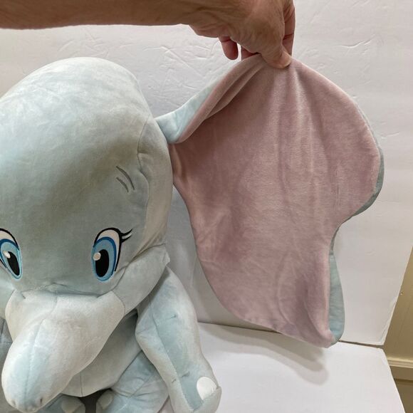 TWO ADORABLE DISNEY‎ DUMBO THE ELEPHANT - Picture 3 of 15